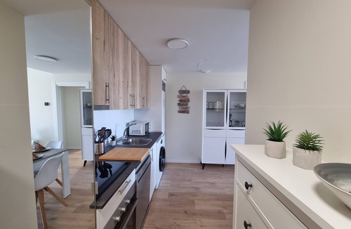 Las Lagunas Apartment | Apartment 'New 3 Bed Family Suite In Mijas' with Wi-Fi and Air Conditioning