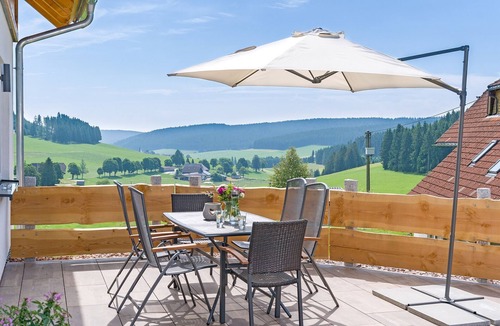 Schollach Apartment | Apartment 'Felsenstüble' with Private Terrace, Shared Garden and Wi-Fi