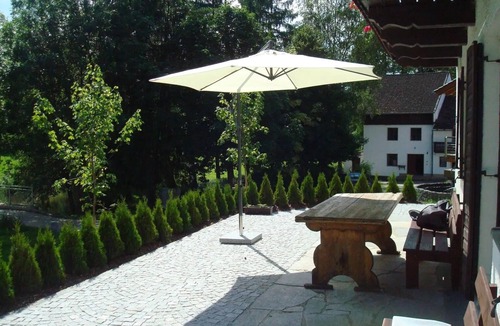 Aicha vorm Wald Apartment | Apartment 'Ferienwohnungen Memminger' with Private Terrace and Wi-Fi