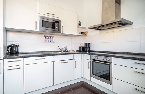 Deggenhausertal Apartment | Apartment 'Ferienwohnung 1, 95qm' with Shared Garden, Balcony and Wi-Fi