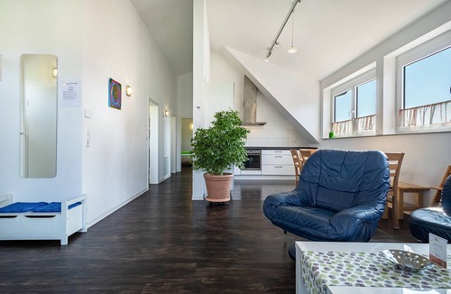 Deggenhausertal Apartment | Apartment 'Ferienwohnung 1, 95qm' with Shared Garden, Balcony and Wi-Fi