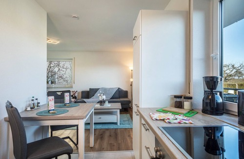 Schnetzenhausen Apartment | Apartment "Ferien am See 3" with Garden & Wi-Fi