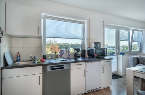 Schnetzenhausen Apartment | Apartment "Ferien am See 8" with Garden & Wi-Fi