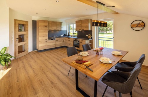 Unterallgau Apartment | Apartment 'Ferienwohnung Egg-Hof' with Mountain View, Private Terrace and Wi-Fi