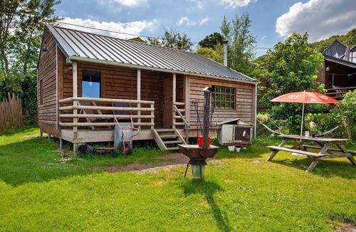 Niederlandenbeck Apartment | Apartment 'Ferienhütte Eiken' with Private Terrace & Shared Garden – Holiday without electricity