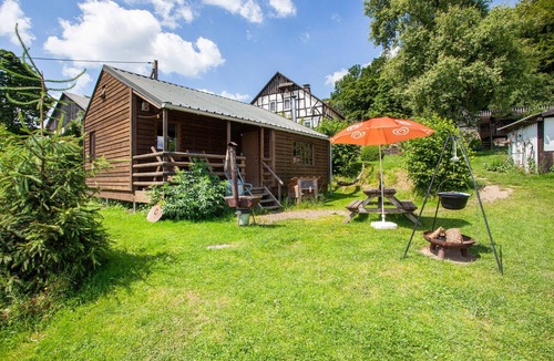 Niederlandenbeck Apartment | Apartment 'Ferienhütte Berken' with Private Terrace & Shared Garden – Holiday without electricity