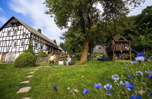 Niederlandenbeck Apartment | Apartment 'Ferienhütte Berken' with Private Terrace & Shared Garden – Holiday without electricity