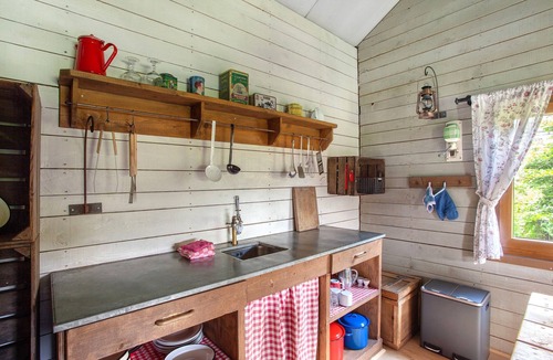 Niederlandenbeck Apartment | Apartment 'Ferienhütte Bauken' with Private Terrace & Shared Garden – Holiday without electricity