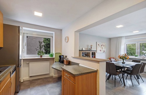 Pommelsbrunn Apartment | Apartment 'Ferienwohnung Högenbachtal' with Private Terrace, Private Garden and Wi-Fi
