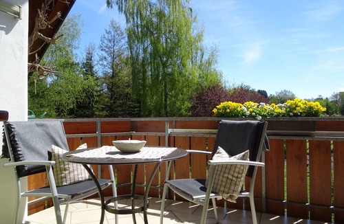 Rothkreuz Apartment | Apartment “Ferienwohnung Hahn” near Lake Constance with Wi-Fi, Balcony & Garden