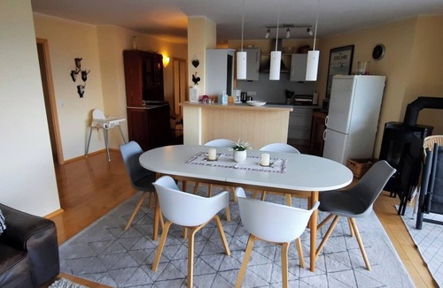 Rettenberg Apartment | Apartment 'Ferienwohnung Panoramablick' with Mountain View, Private Terrace and Wi-Fi