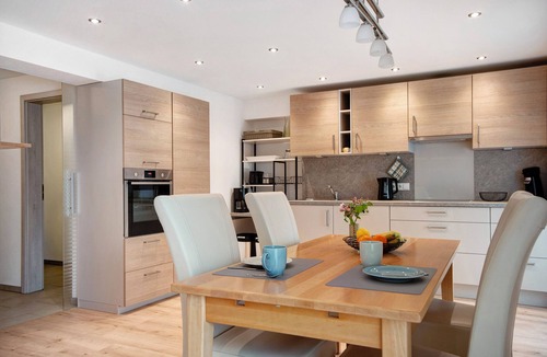 Altusried Apartment | Apartment 'Ferienwohnung Birke' with Mountain View, Private Terrace and Wi-Fi