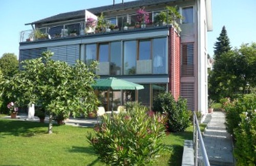 Reichenau Apartment | Apartment 'Ferienwohnung 1' with Lake View and Wi-Fi