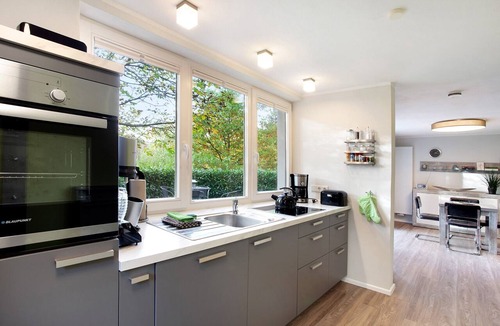 Arnsberg Apartment | Apartment 'Ferienwohnung Im Eichholz' with Private Terrace, Shared Garden and Wi-Fi