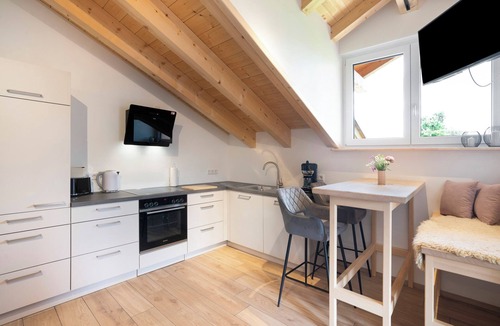 Bad Toelz Apartment | Apartment 'Ferienwohnung Wendelsteinblick' with Mountain View, Balcony and Wi-Fi