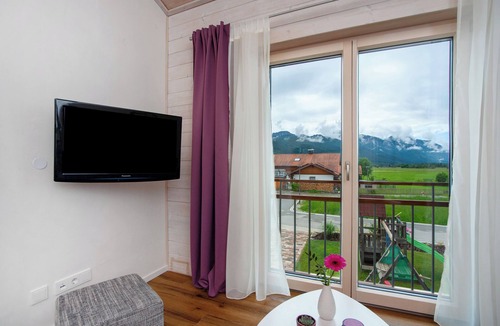 Halblech Apartment | Apartment 'Ferienwohnung Junge' with Mountain View, Balcony and Wi-Fi