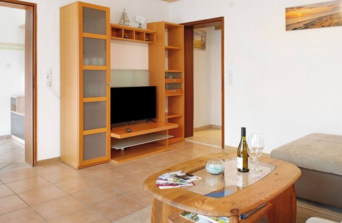 Stockach Apartment | Apartment 'Ferienwohnung Sternland' with Shared Terrace, Shared Garden and Wi-Fi