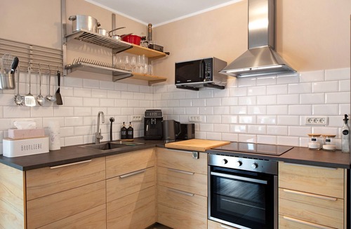 Laufen Apartment | Apartment 'Ferienwohnung Am Rebberg' with Private Terrace, Private Garden and Wi-Fi