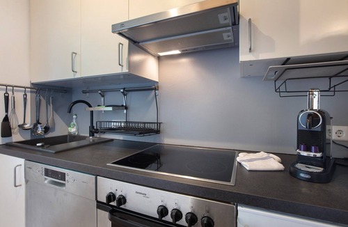 Weilheim Apartment | Apartment 'Ferienwohnung Fellagrün' with Mountain View, Shared Garden and Wi-Fi