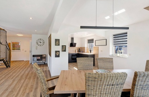 Bottrop Apartment | Apartment 'Ferienwohnung "Am Waldrand"' with Wi-Fi and Air Conditioning