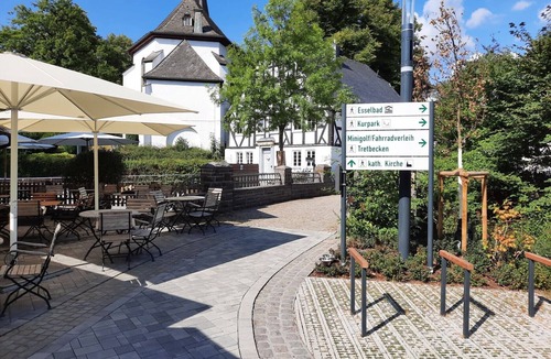 Eslohe Apartment | Apartment 'Ferienwohnung' with Private Terrace, Private Garden and Wi-Fi