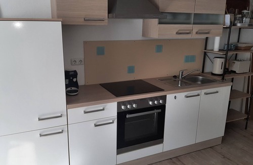 Hergatz Apartment | Apartment "Ferienwohnung Wiesenrain" with Private Terrace and Wi-Fi