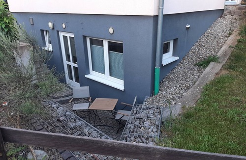 Hergatz Apartment | Apartment "Ferienwohnung Wiesenrain" with Private Terrace and Wi-Fi
