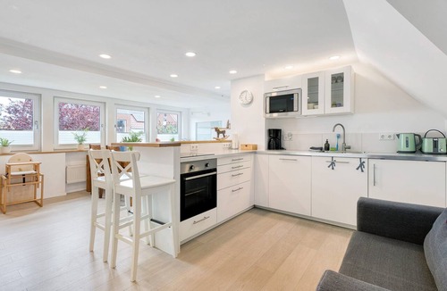 Telgte Apartment | Apartment 'Ferienwohnung Feuerbach' with Shared Terrace, Shared Garden and Wi-Fi