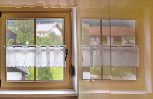 March Apartment | Apartment 'Ferienwohnung Schneider' with Shared Garden, Balcony and Wi-Fi