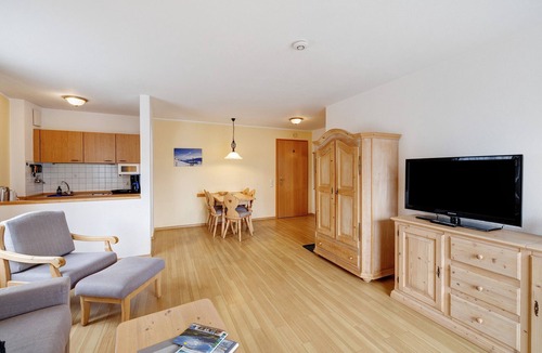 Oberaudorf Apartment | Apartment 'Fewo Brünnstein- Nr 28 Pool, Sauna' with Mountain View, Shared Garden & Wi-Fi