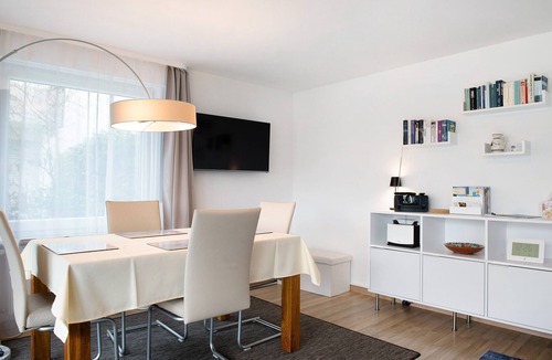 Meersburg Apartment | Apartment 'Fewo Gartenterrasse' with Private Terrace, Garden, and Wi-Fi