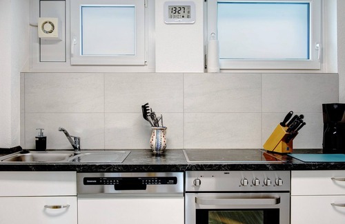 Meersburg Apartment | Apartment 'Fewo Gartenterrasse' with Private Terrace, Garden, and Wi-Fi