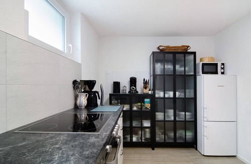 Meersburg Apartment | Apartment 'Fewo Gartenterrasse' with Private Terrace, Garden, and Wi-Fi