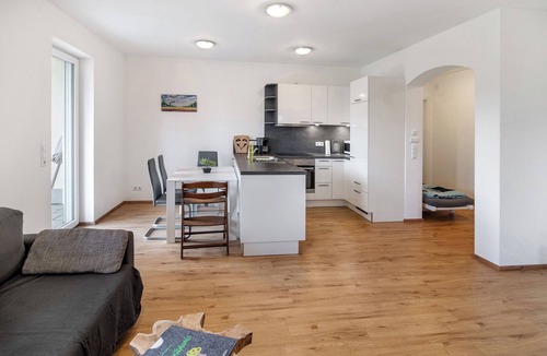 Goppertsweiler Apartment | Apartment 'Fewo Obstbäumle' with Mountain View, Shared Pool and Wi-Fi