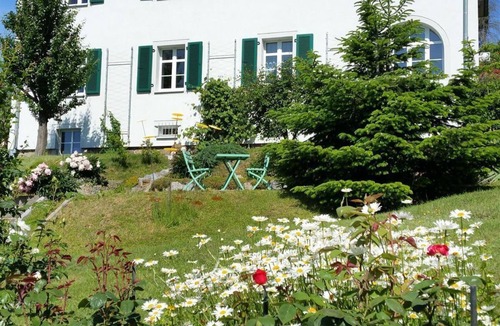Sebnitz Apartment | Apartment "Finkenberg", comb. Living room/bedroom - Villa Sonnenblick