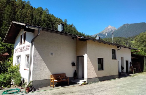 Imst Apartment | APARTMENT for 2 with huge garden near AREA47 シ