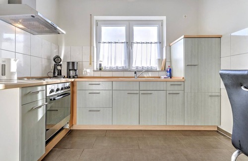 Alstatte Apartment | Apartment 'Franke' with Private Terrace and Wi-Fi