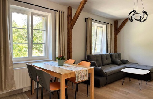 Dohna Apartment | Apartment 'Frisch Freche 3 R' with Private Terrace and Wi-Fi