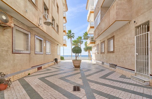 El Morche Apartment | Apartment 'Frontline Marina A88' with Sea View and Balcony