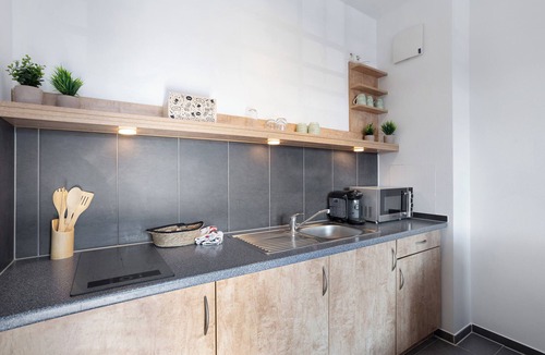 Bergkamen Apartment | Apartment 'Gepflegtes Marina-Rünthe' with Wi-Fi