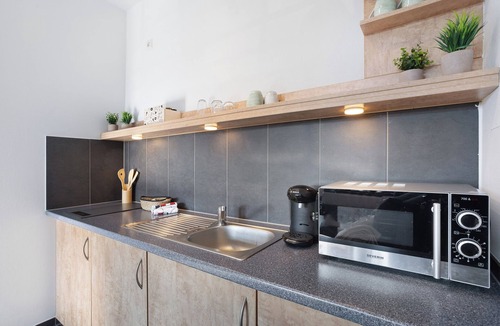 Bergkamen Apartment | Apartment 'Gepflegtes Marina-Rünthe' with Wi-Fi