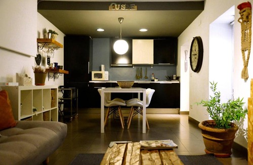 Golden Triangle of Art Apartment | Apartment Gobernador - center