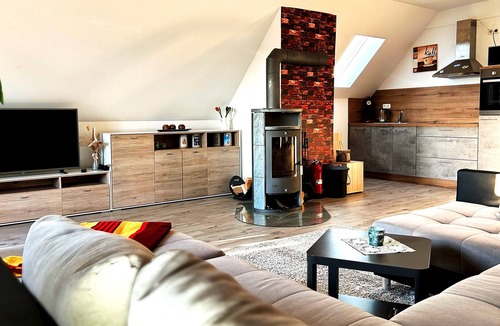 Hallbergmoos Apartment | Apartment 'Goldach' with Balcony and Wi-Fi