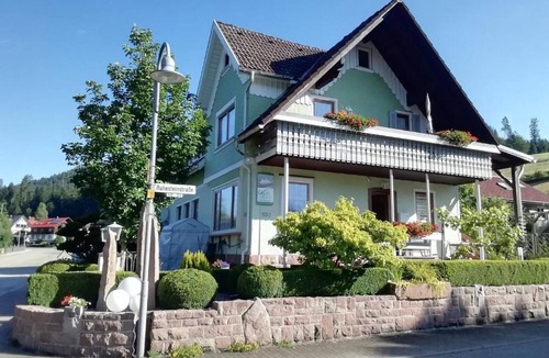Obertal Apartment | Apartment 'Green House' with Balcony and Wi-Fi