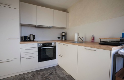 Offenburg Apartment | Apartment 'Groß' with Shared Garden and Wi-Fi