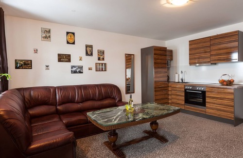 Hopfen am See Apartment | Apartment "Guinness Suite" in the Vitusfort house