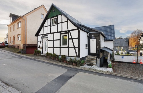 Nuttlar Apartment | Apartment 'Happy' with Mountain View, Private Garden and Wi-Fi