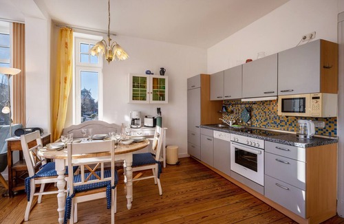 Travemuende Apartment | Apartment 'Haus Übersee Wohnung Fidji' with Private Terrace, Shared Garden and Wi-Fi