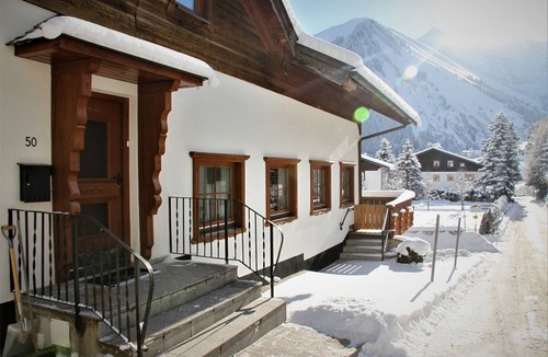 Berwang Apartment | Apartment 'Haus Berwang - Alpin' with Mountain View, Private Terrace and Wi-Fi