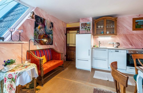 Muellheim Apartment | Apartment 'Haus der Malerin Wolke Zwei' with Mountain View, Shared Terrace and Wi-Fi
